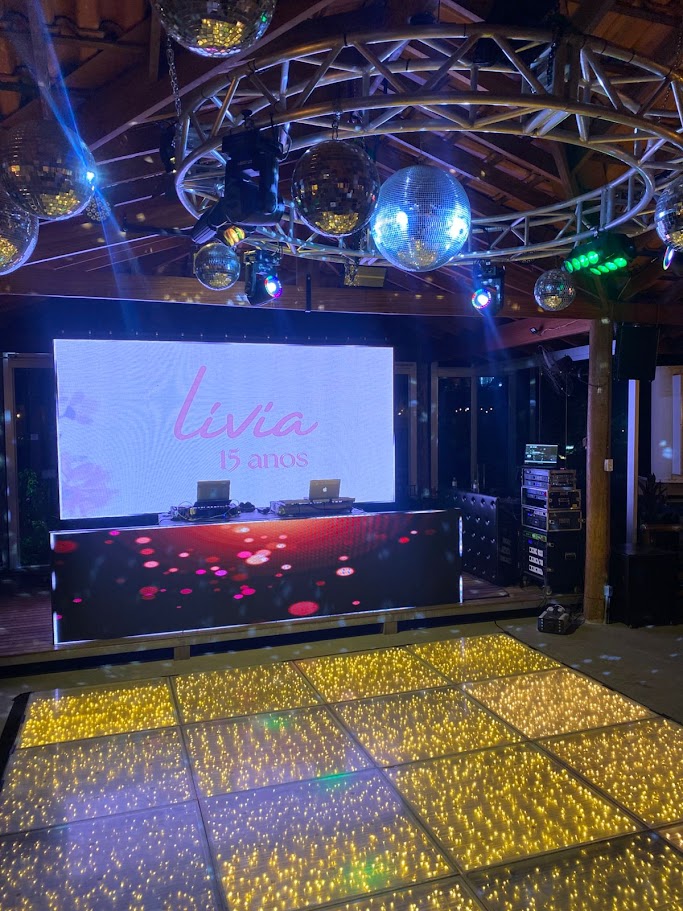 festa de 15 anos com painel de led